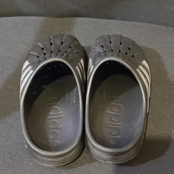 Adidas clogs - Picture 2 of 3